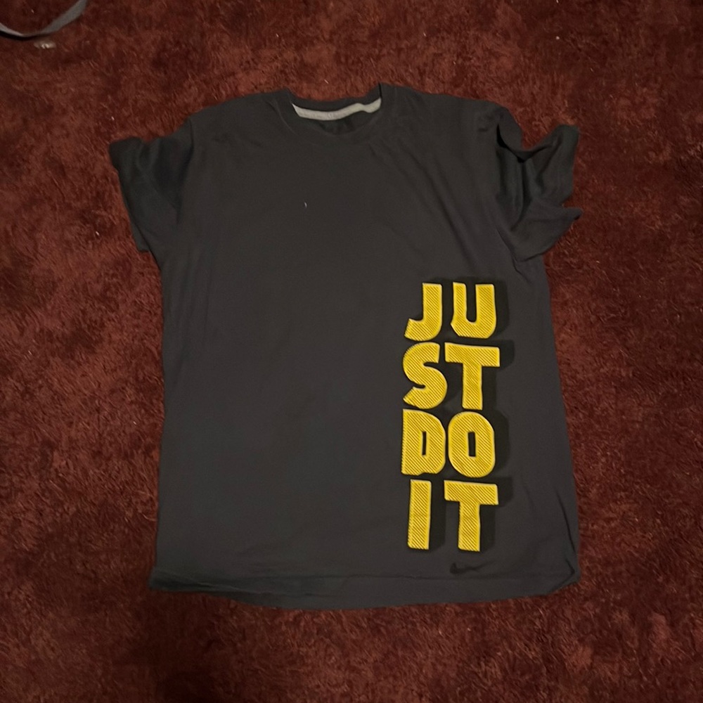 Nike T-shirt